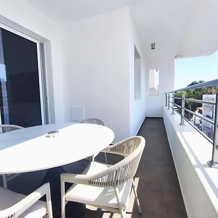 Lejlighed Peaceful Modern With Nature Views
